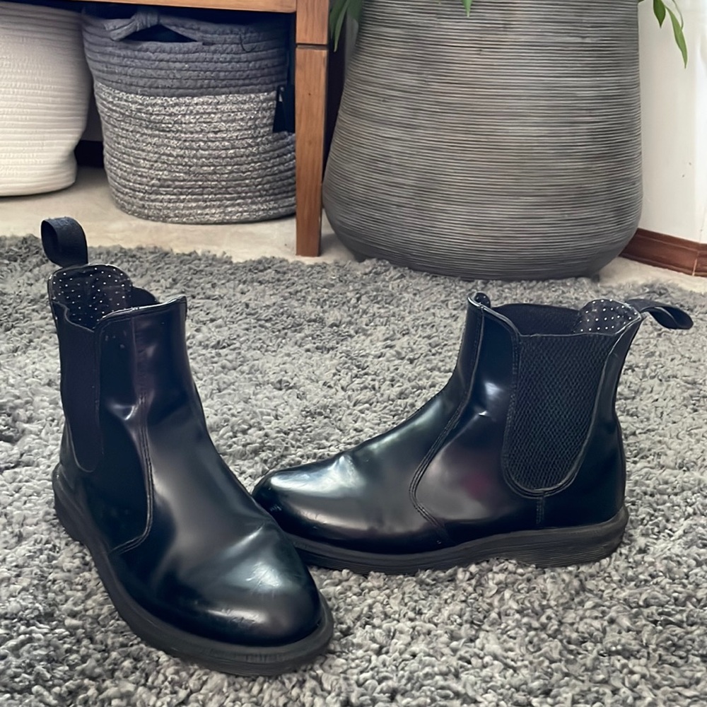 Dr martens flora boots